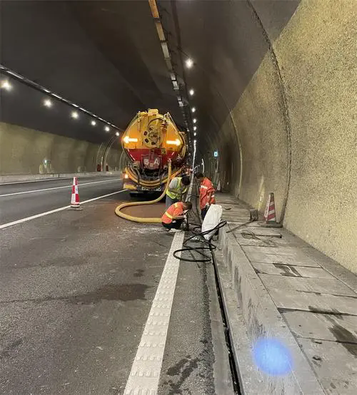 道县隧道排水渠清淤